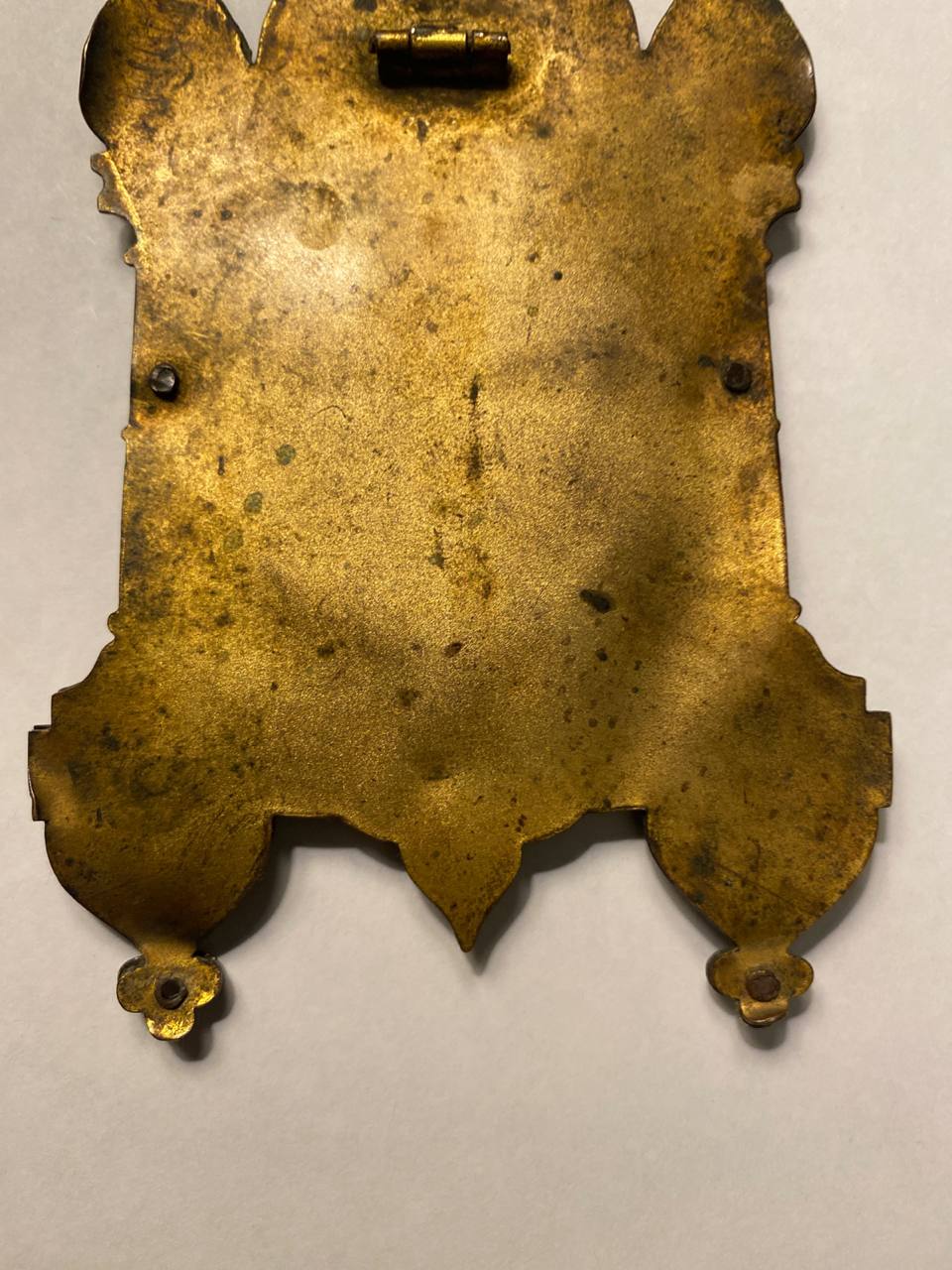 Petite icône ancienne de la Vierge Marie – médaillon néogothique, fin XIXᵉ siècle