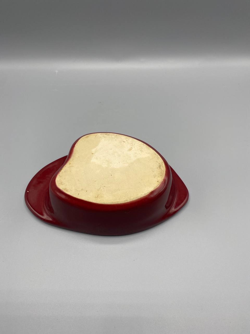 Plat barbotine décor raisin céramique vintage milieu XXe