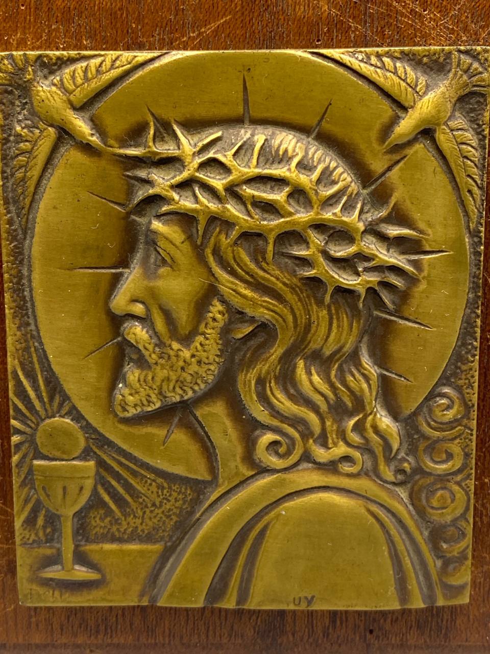 Plaque religieuse moderniste amovible – Christ de profil – métal patiné – vers 1940/60