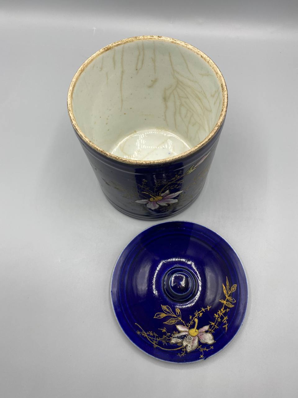 Pot à farine faïence bleu cobalt décor floral japonisant