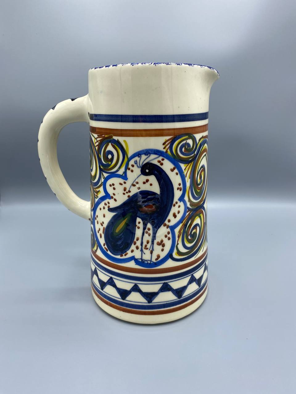 Pichet en céramique – Décor paon peint à la main – Céramique artisanale méditerranéenne signée