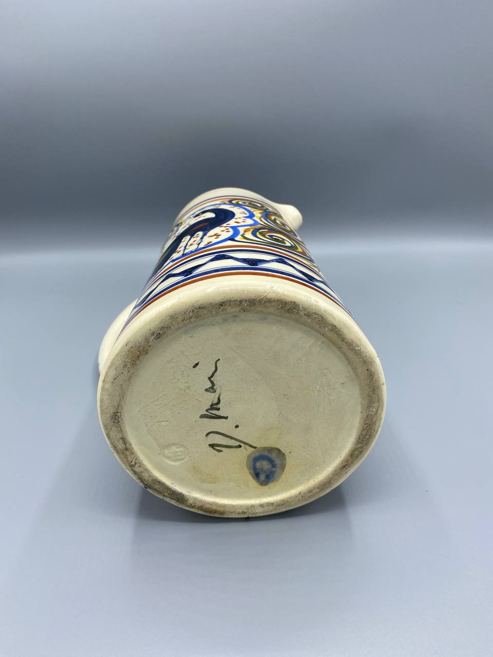 Pichet en céramique – Décor paon peint à la main – Céramique artisanale méditerranéenne signée