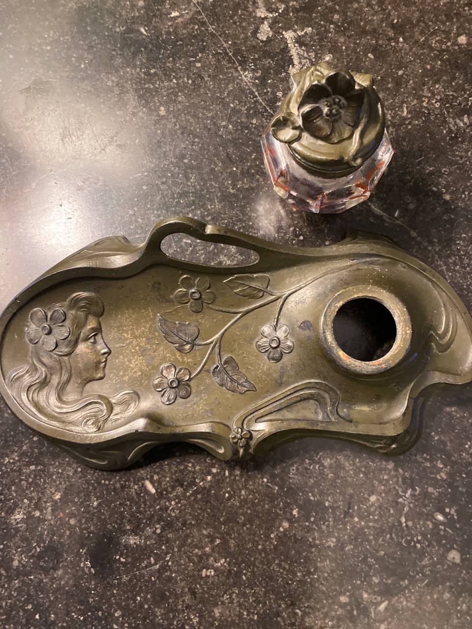 Ensemble encrier porte-plume Art nouveau R. Elias avec porte-plume posé
