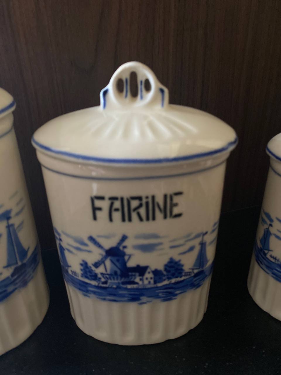 Lot de 3 boîtes de cuisine en faïence – Décor moulins style Delft – Tchécoslovaquie
