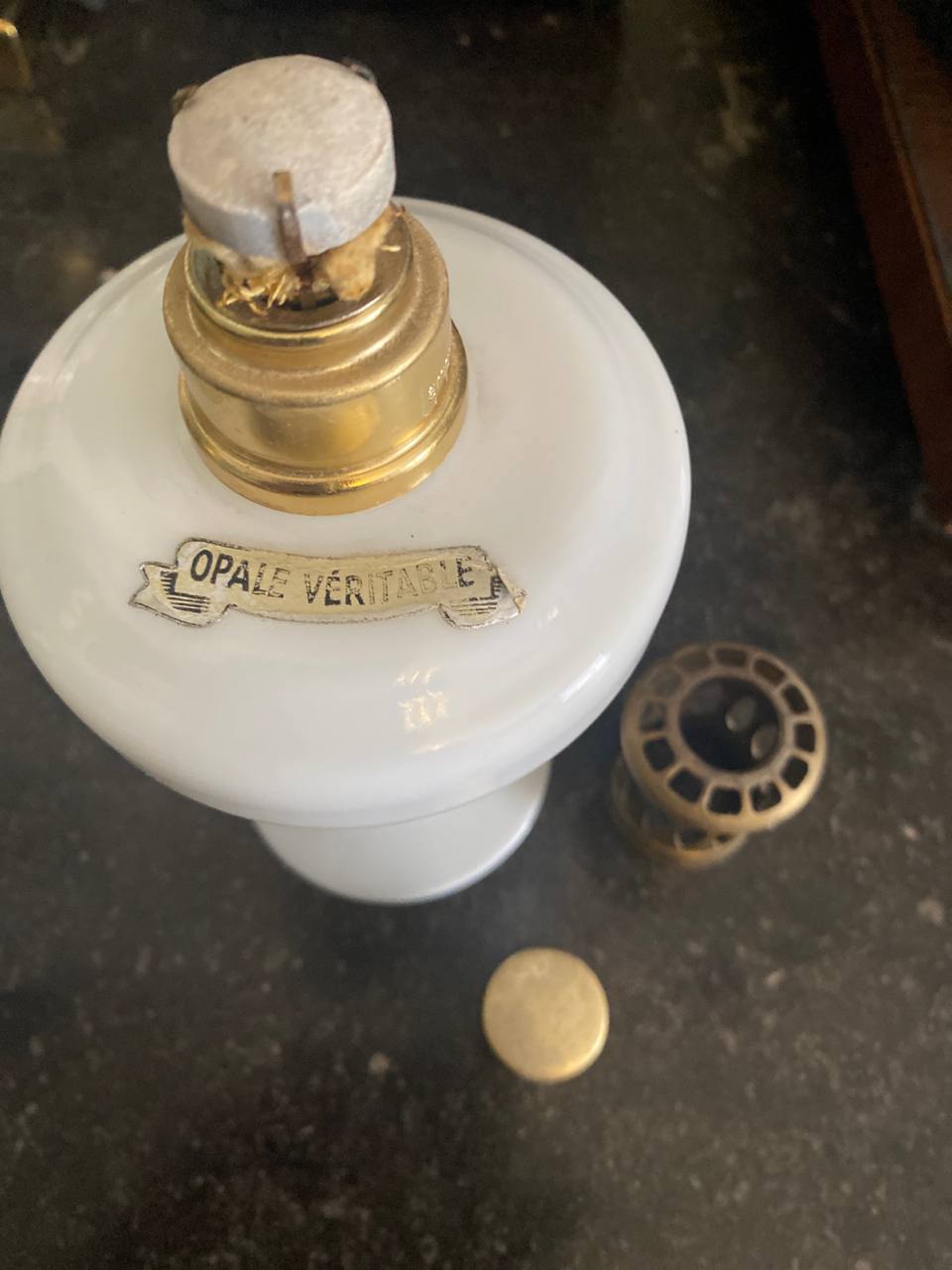 Lampe Berger en opaline blanche – Opale Véritable – Monture laiton complète