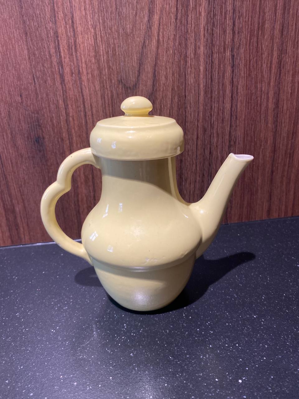 Cafétière filtre 1-2 tasses céramique émaillée jaune paille – Années 1950