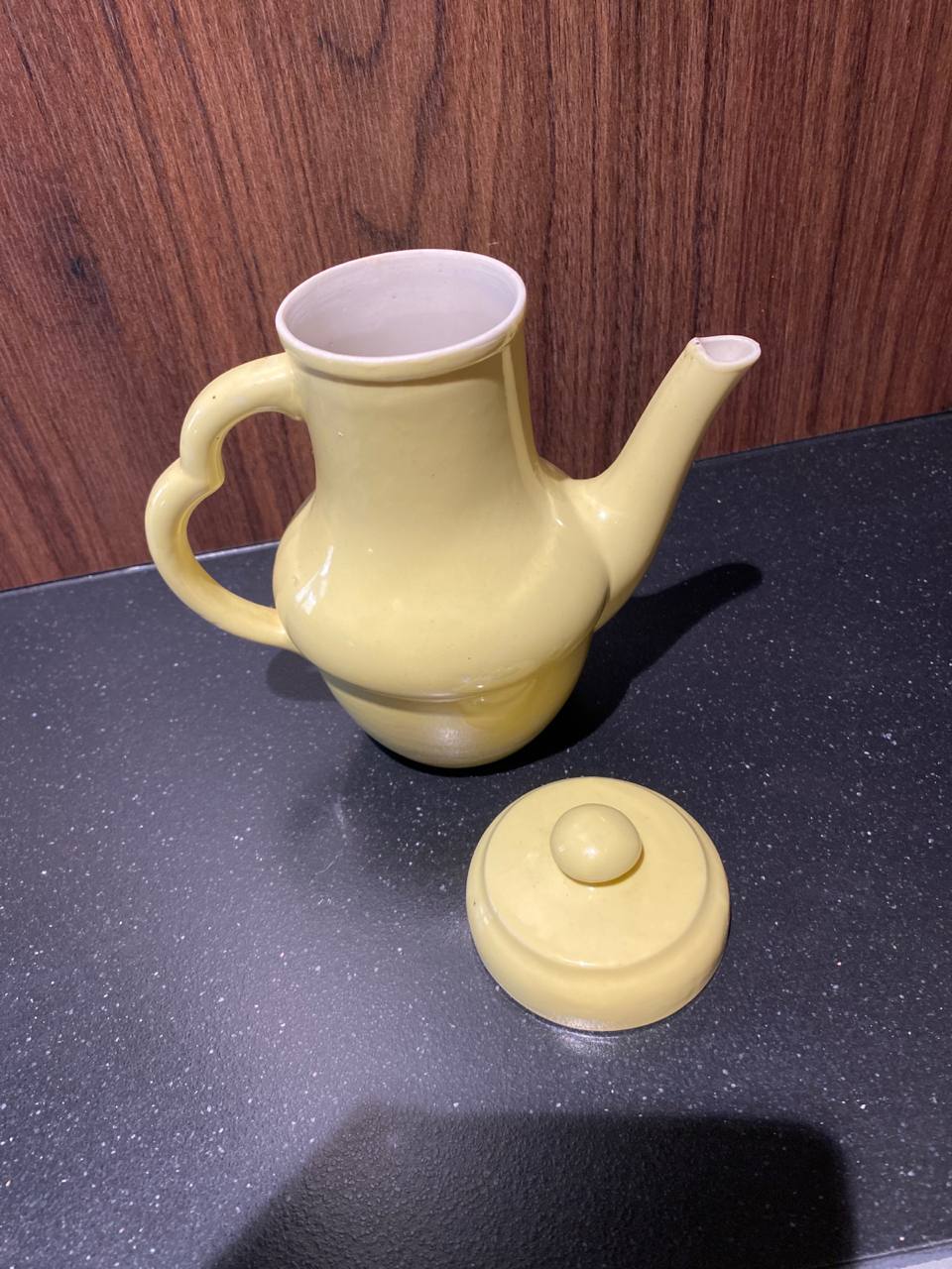 Cafétière filtre 1-2 tasses céramique émaillée jaune paille – Années 1950