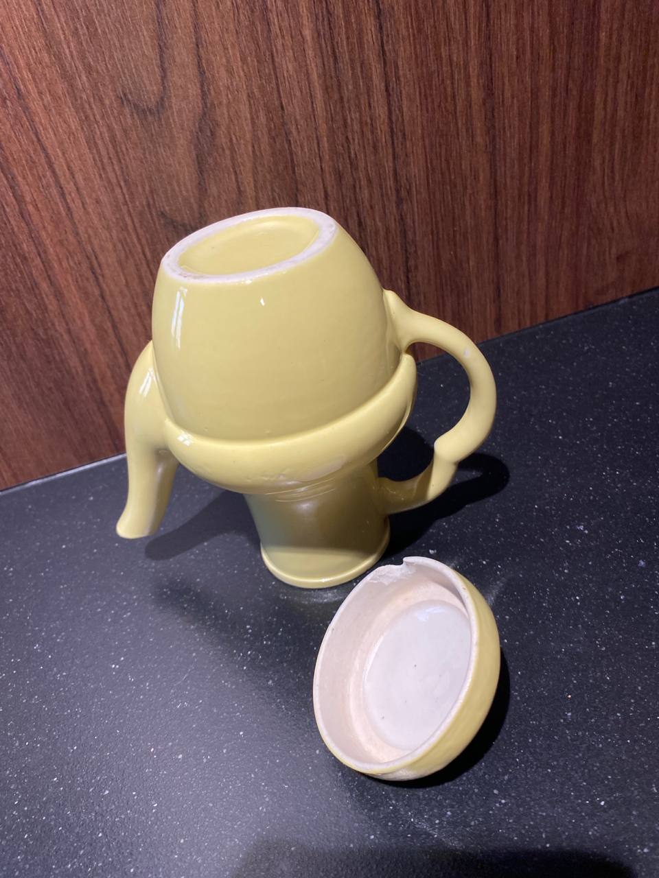 Cafétière filtre 1-2 tasses céramique émaillée jaune paille – Années 1950