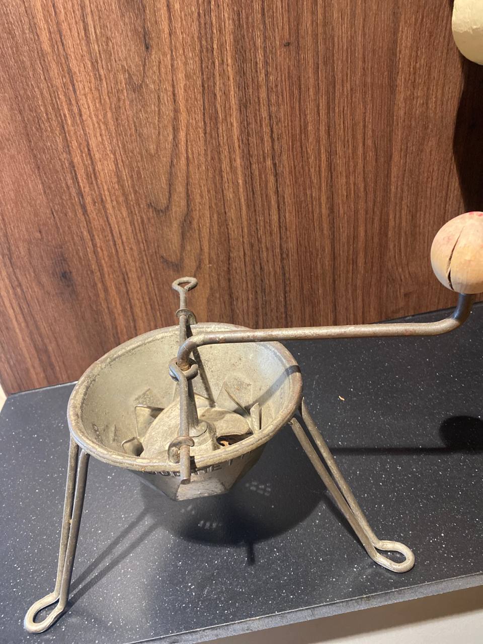 Moulin à légumes Moulinette – Aluminium moulé – Made in France – Années 1950-1960