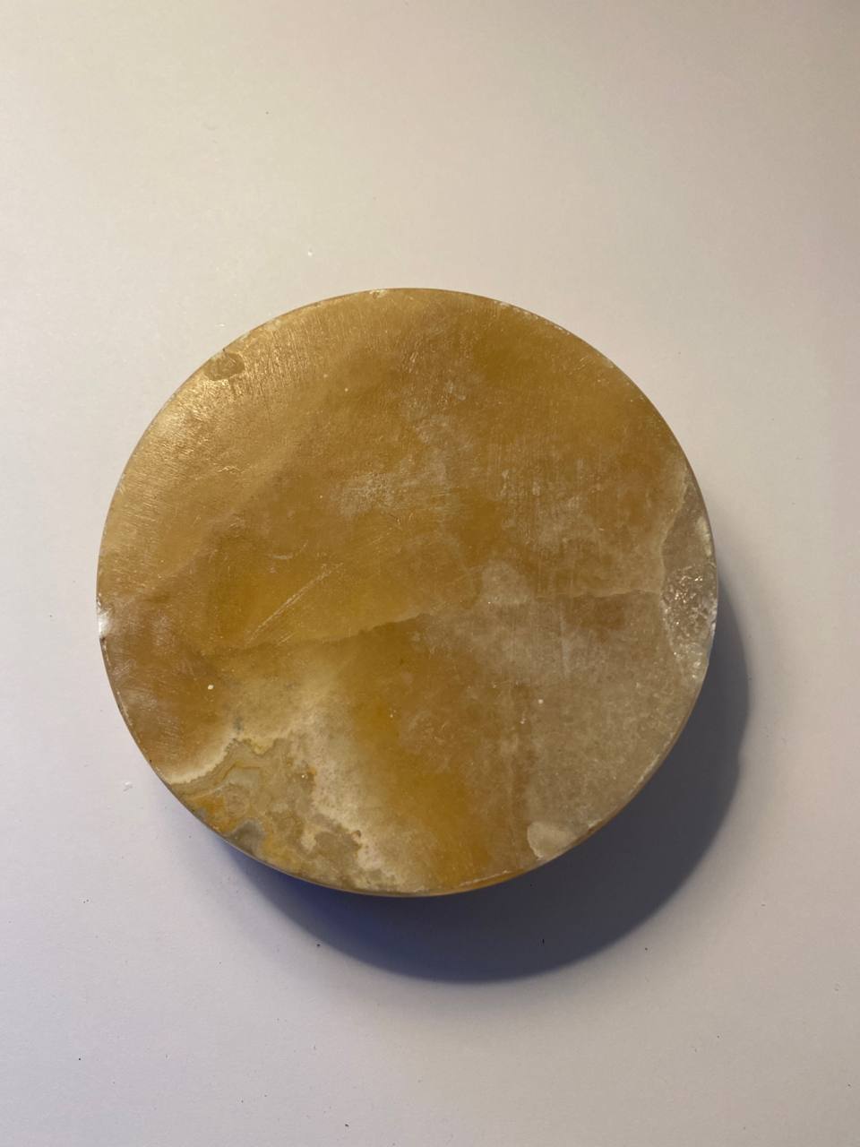 Cendrier en onyx miel – Pierre naturelle taillée et polie – Artisanat vintage