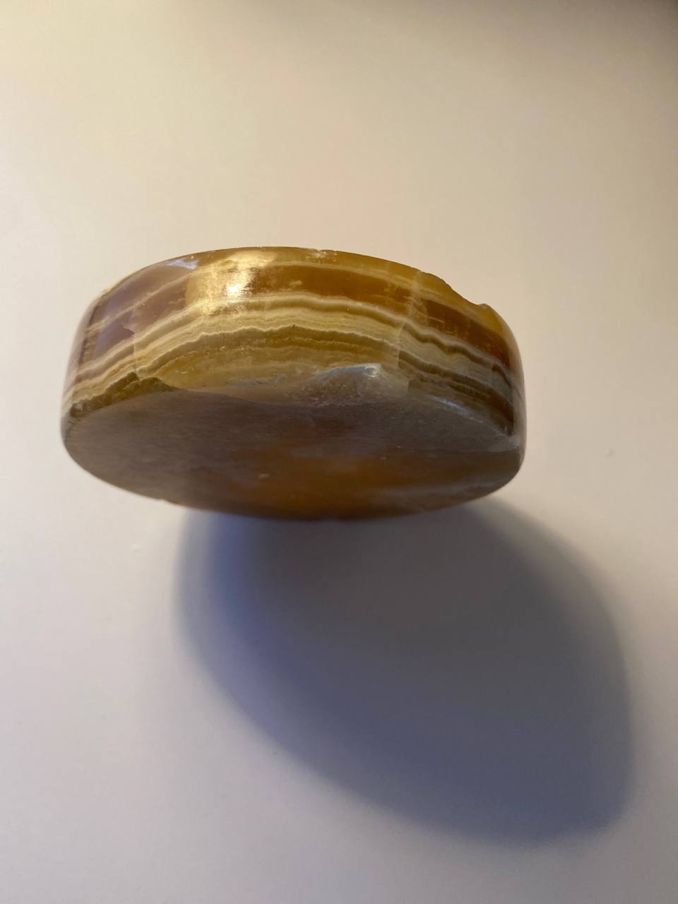 Cendrier en onyx miel – Pierre naturelle taillée et polie – Artisanat vintage