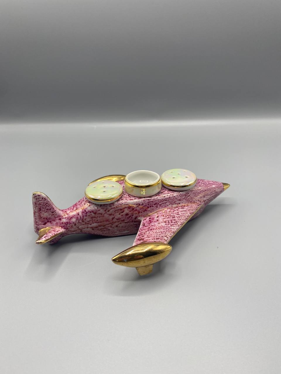Avion porcelaine rose et or – Salières et poivrier amovibles – Limoges France