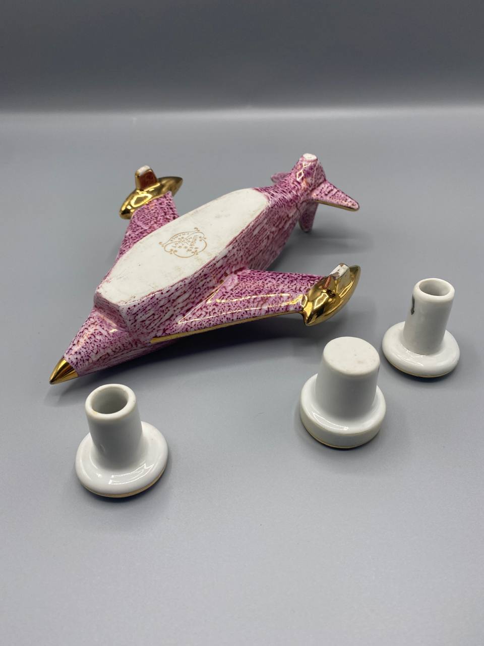 Avion porcelaine rose et or – Salières et poivrier amovibles – Limoges France