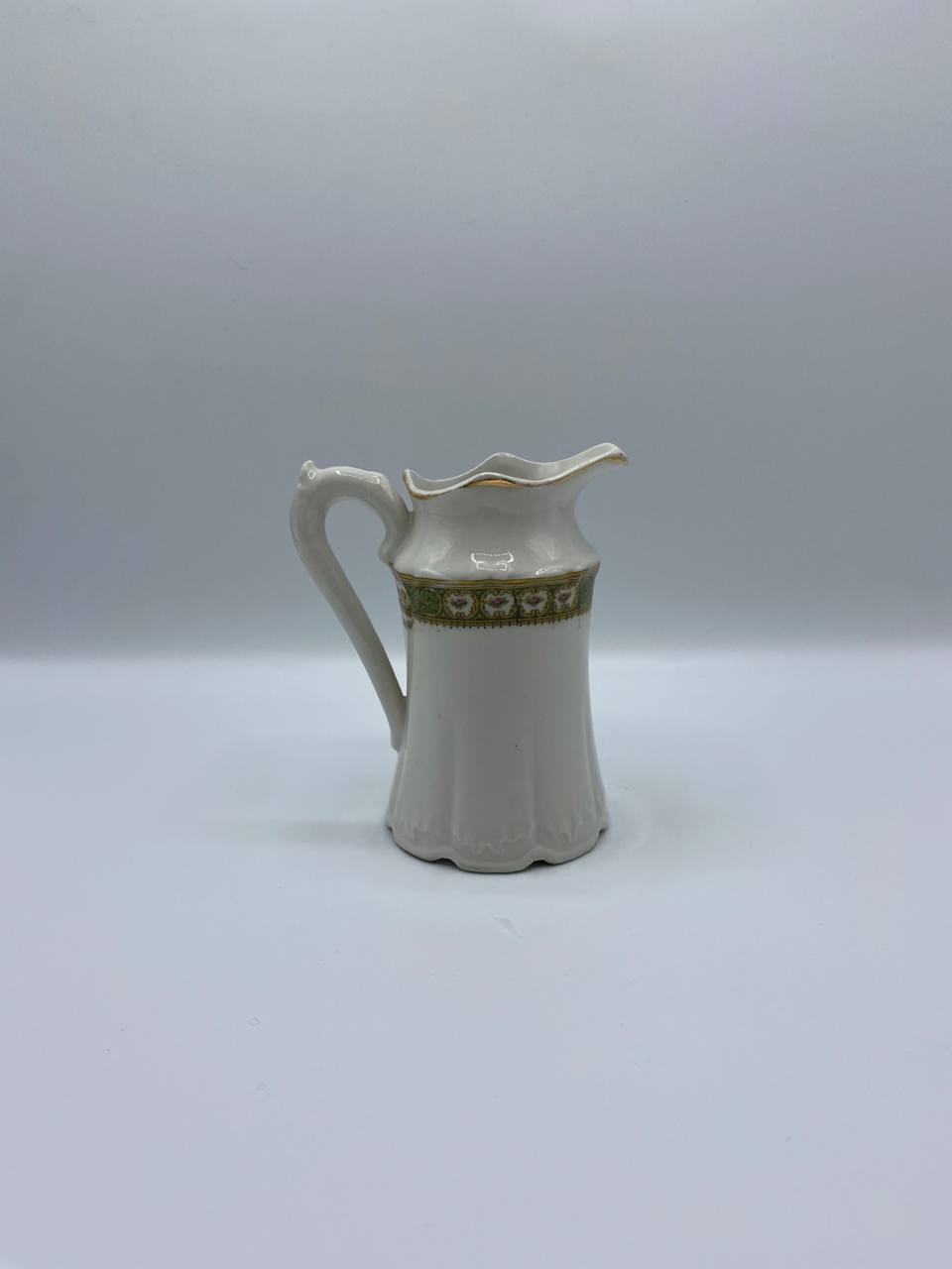 Crémier porcelaine française – Frise dorée Art Nouveau – Début XXe siècle