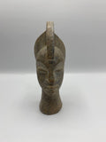 Tête sculptée en pierre – Coiffe ajourée – Inspiration art africain