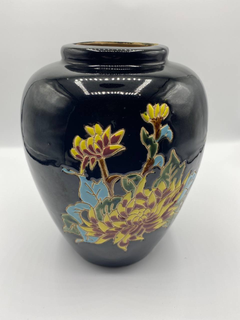 Vase balustre émaillé – Fleurs cloisonnées sur fond noir laqué