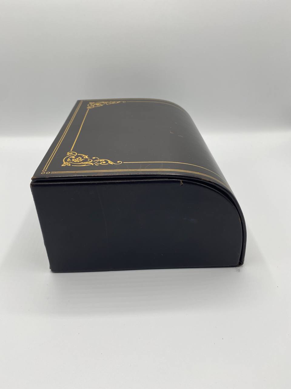 Coffret range-courrier Le Tanneur – Cuir brun – Arabesques dorées – Deux compartiments bois