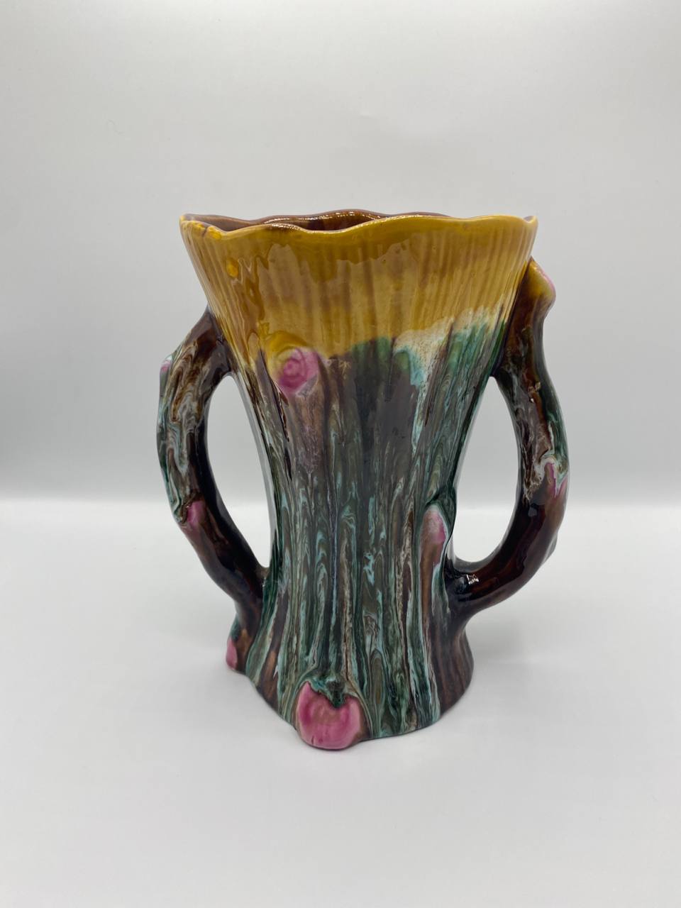Vase barbotine naturaliste – Tronc et branches – Boutons de roses en relief – Glaçures colorées