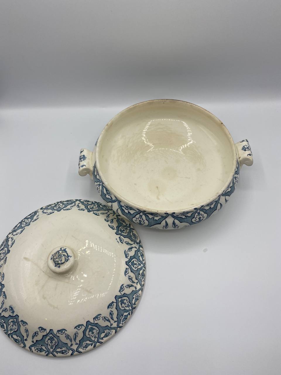 Soupière ancienne en faïence fine – Décor oriental bleu – Longwy Terre de Fer
