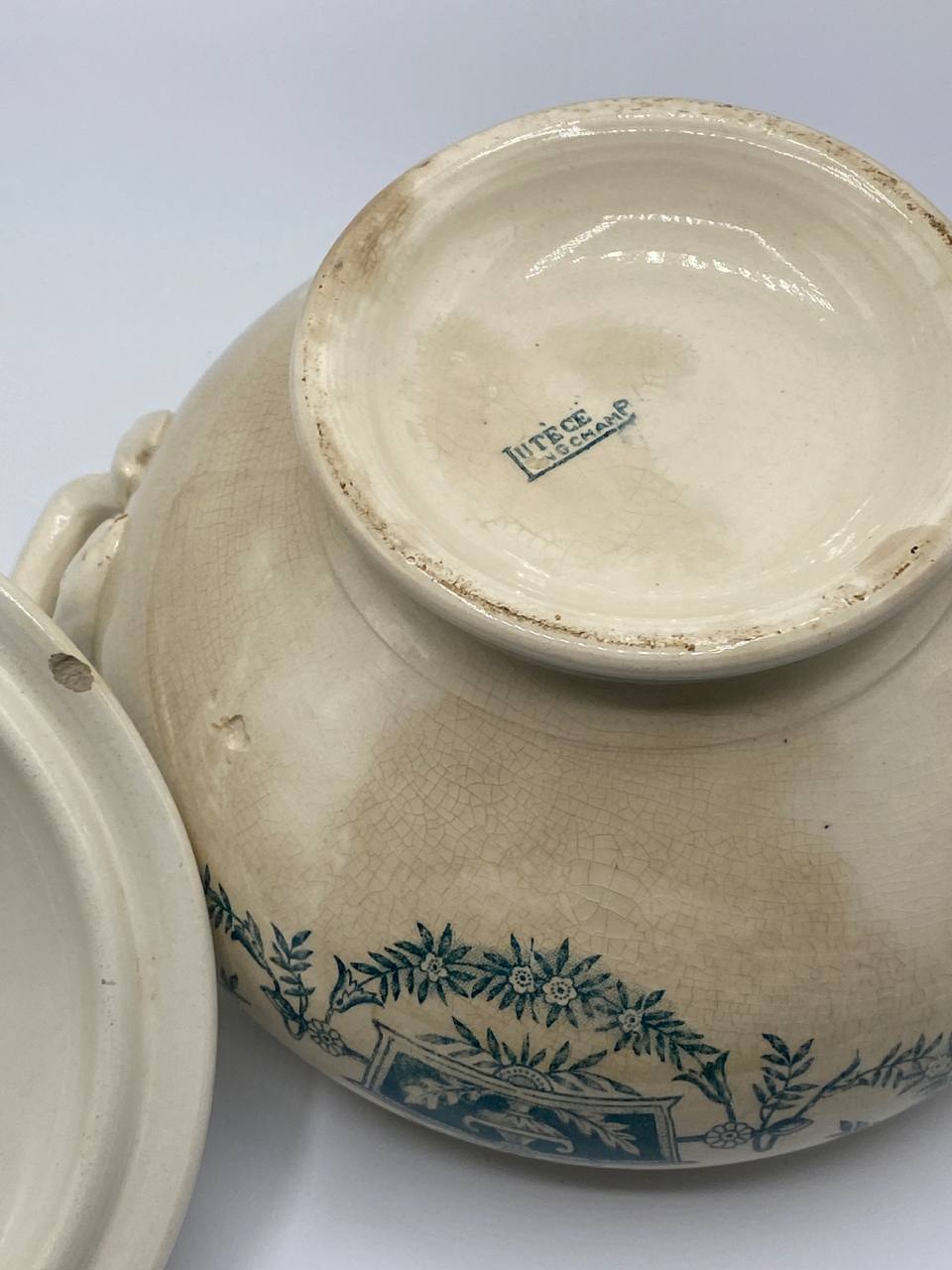 Soupière ancienne en faïence fine – Modèle Lutèce – Manufacture de Longchamp