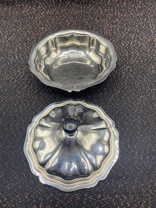 Bonbonnière couvercle en inox – forme octogonale chantornée, bouton bakélite – années 1970-1980