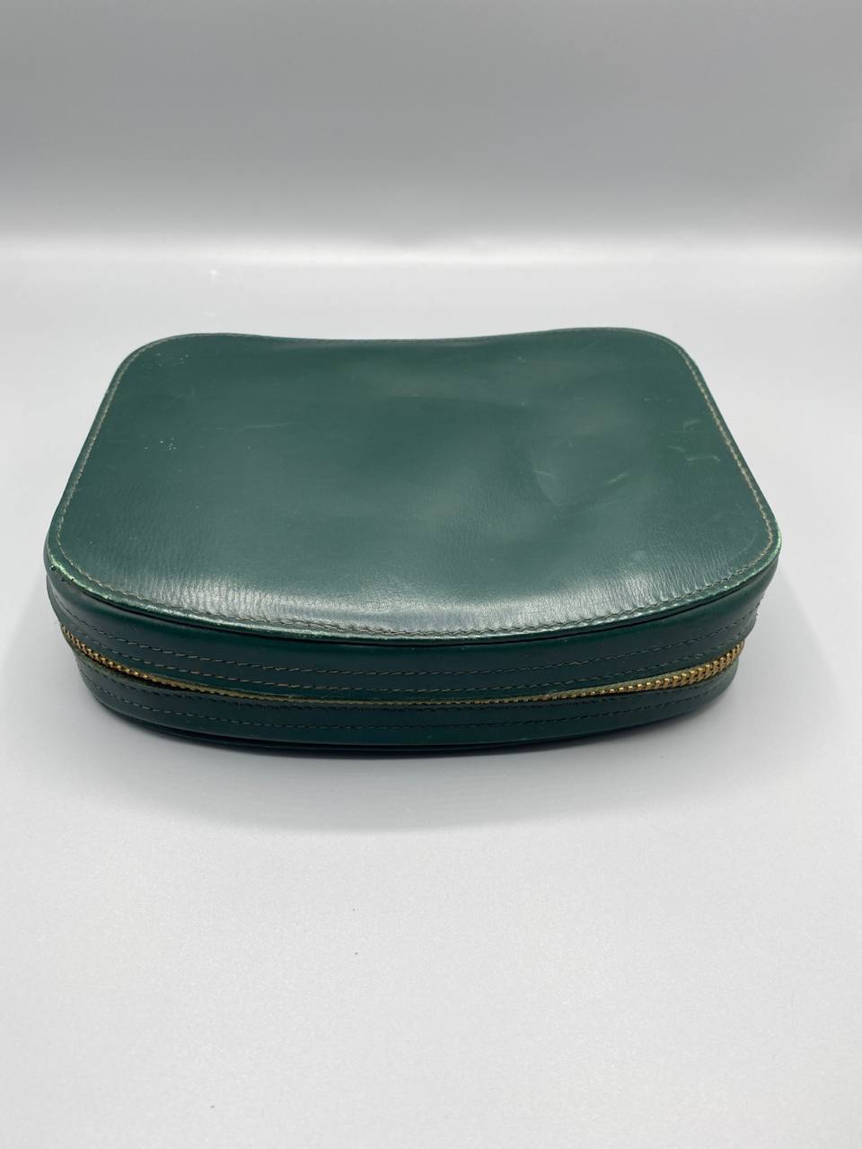 Nécessaire de voyage vintage – Simili cuir vert sapin – Flacons en verre taillé et brosse