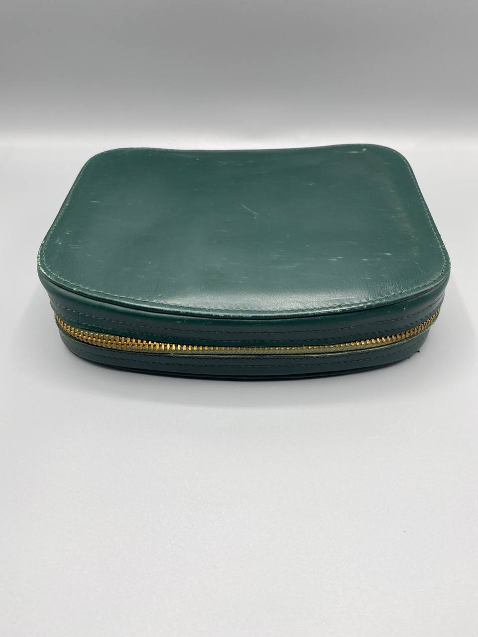 Nécessaire de voyage vintage – Simili cuir vert sapin – Flacons en verre taillé et brosse