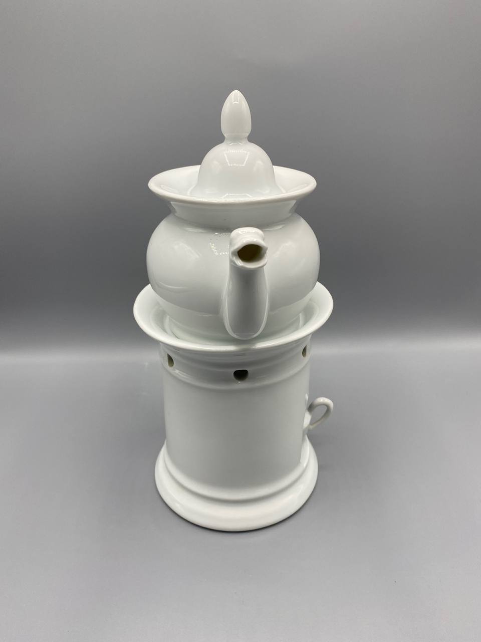 Tisanière complète en porcelaine blanche – Théière, réchaud et coupelle – Circa 1950-1970