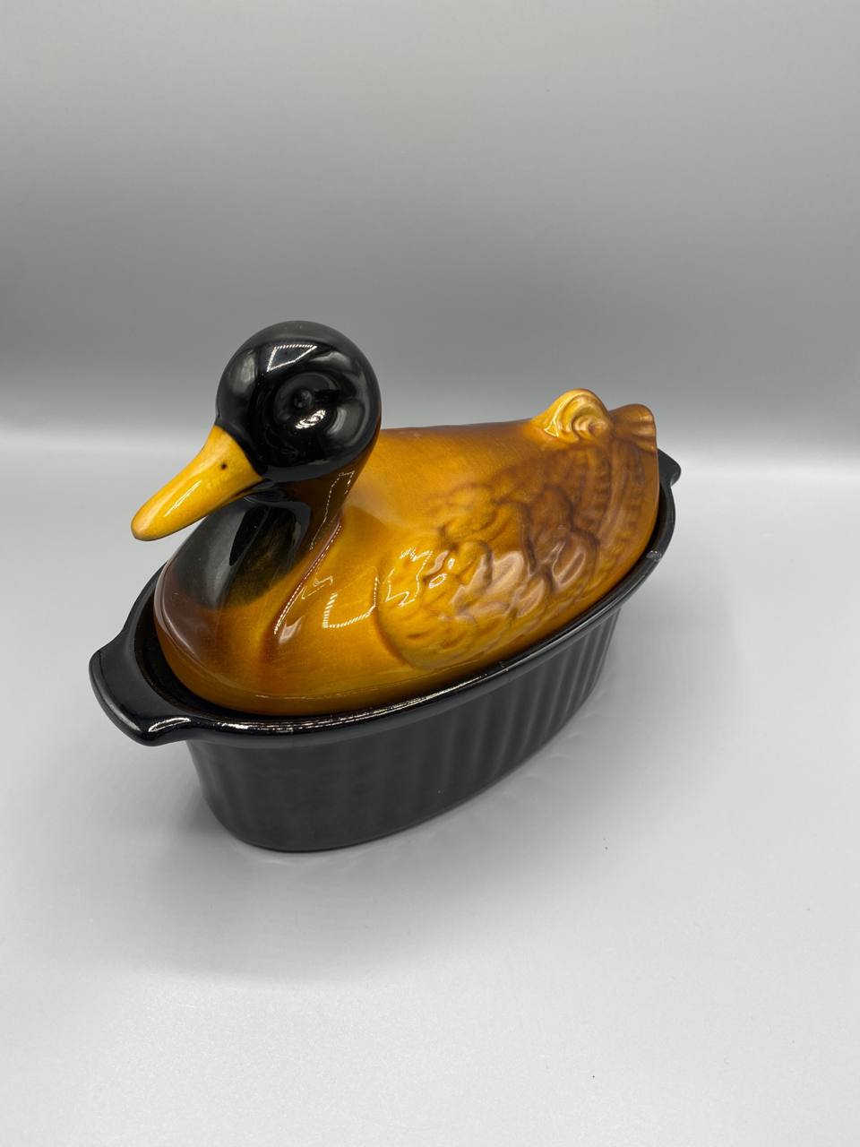 Terrine à couvercle en céramique émaillée en forme de canard