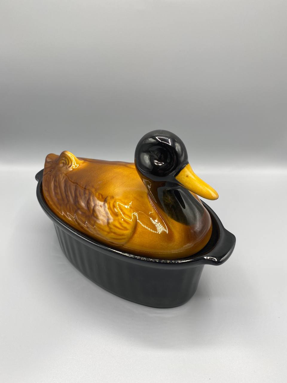 Terrine à couvercle en céramique émaillée en forme de canard