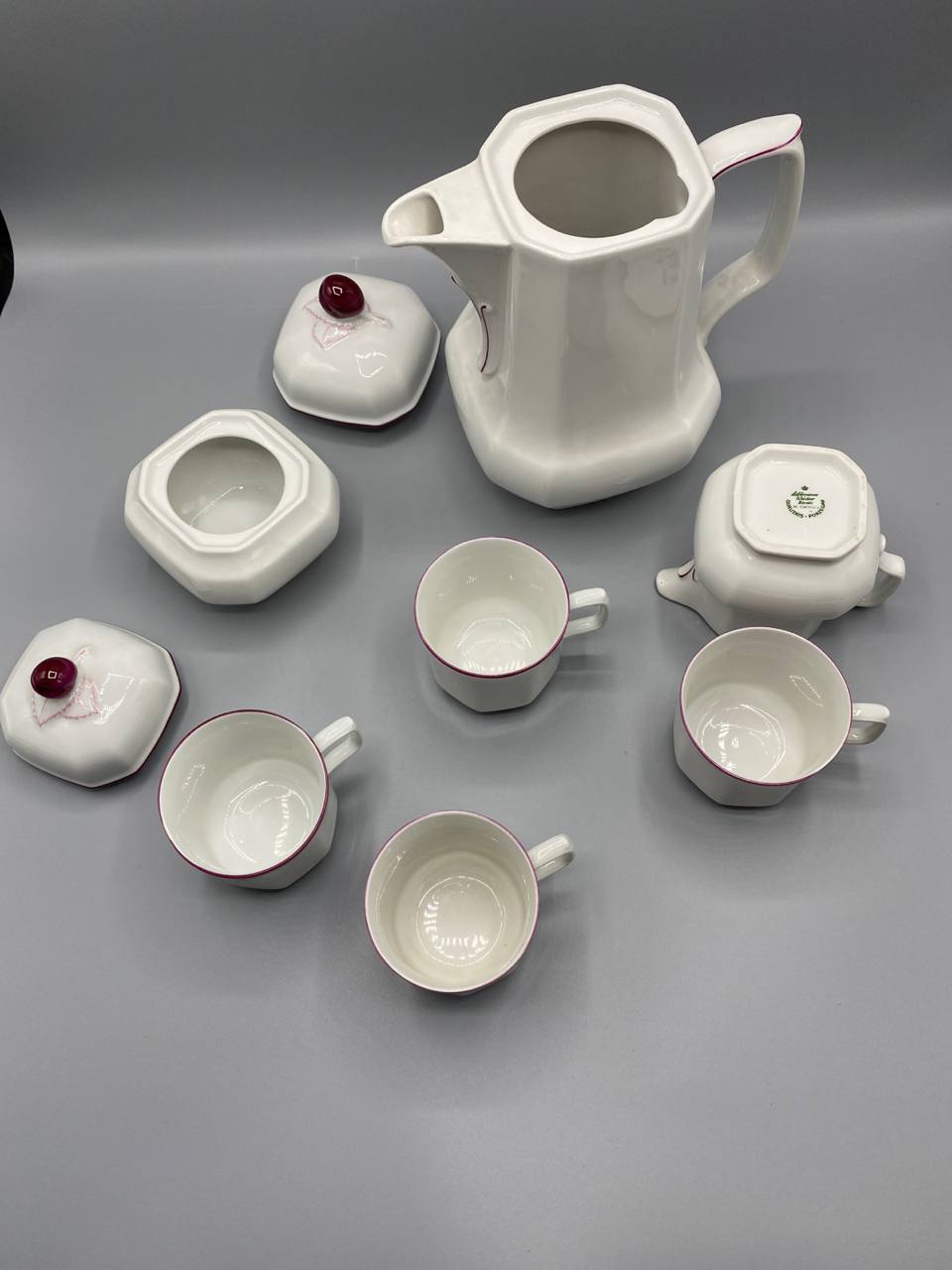 Service à café en porcelaine Seltmann Weiden Bavaria – Décor Cerise – 7 pièces – Filet bordeaux