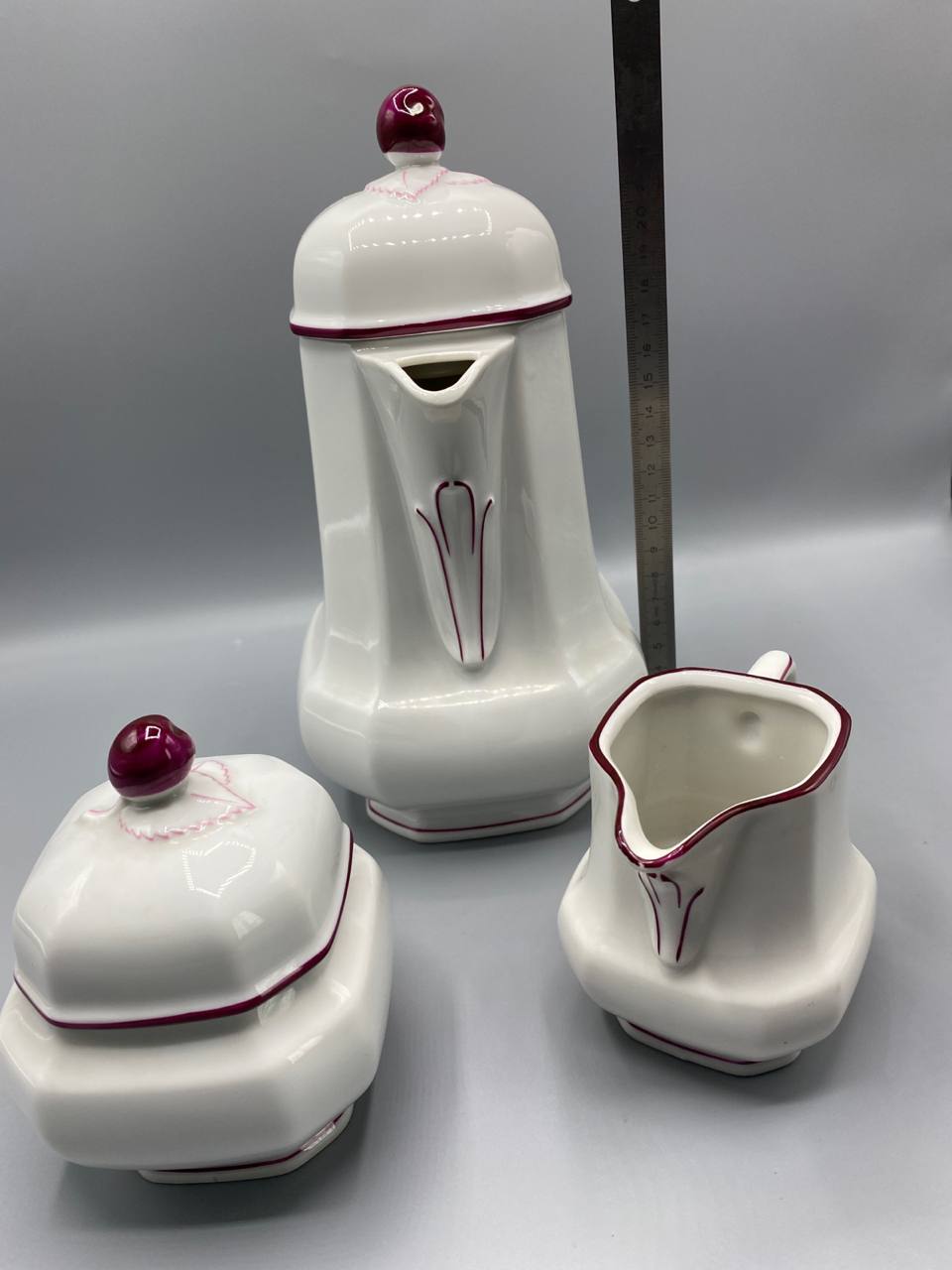 Service à café en porcelaine Seltmann Weiden Bavaria – Décor Cerise – 7 pièces – Filet bordeaux