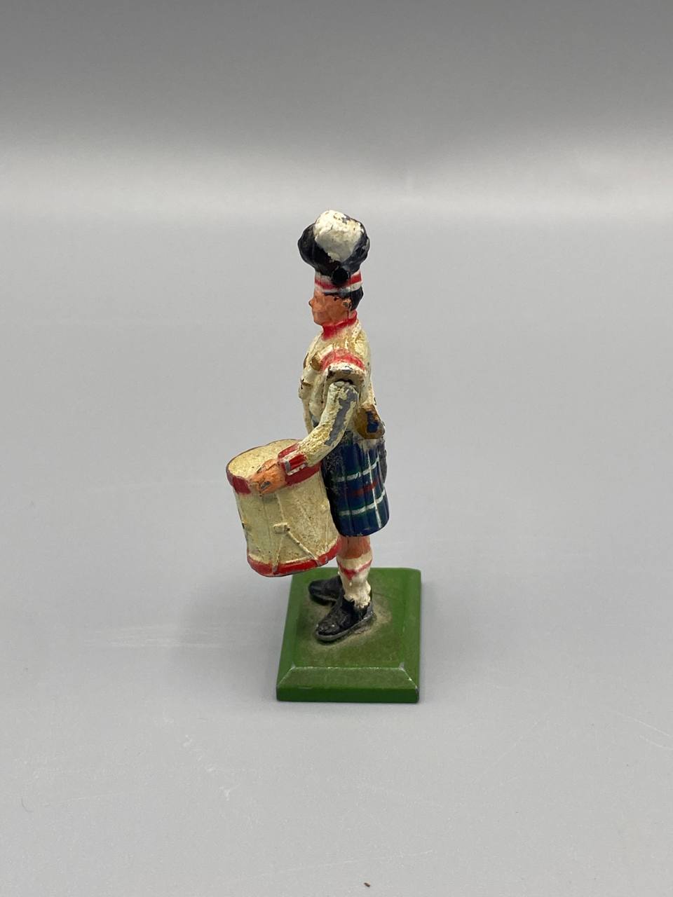 Figurine de collection – Tambour-major écossais en tenue de parade – William Britain & Sons