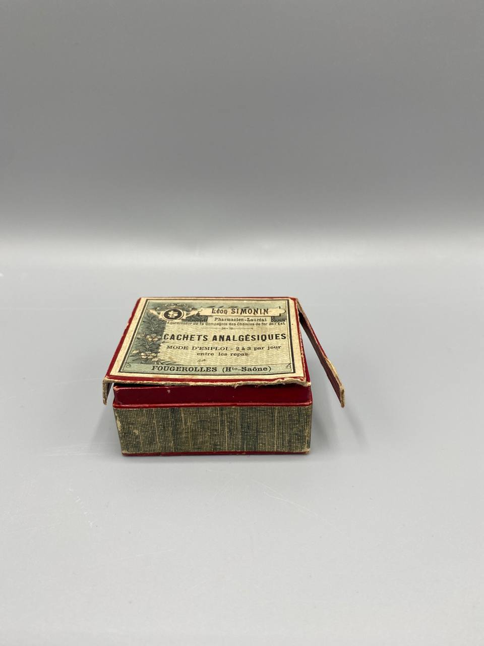 Boîte de cachets analgésiques – Léon Simonin Pharmacien – Fougerolles Hte-Saône – Belle Époque