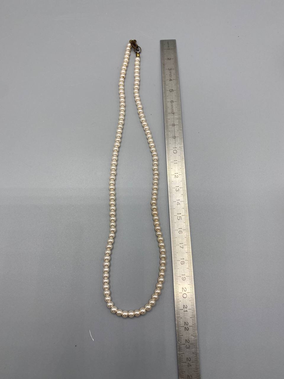 Collier perles de culture d'eau douce – Rangée simple – Fermoir mousqueton doré – 42 cm