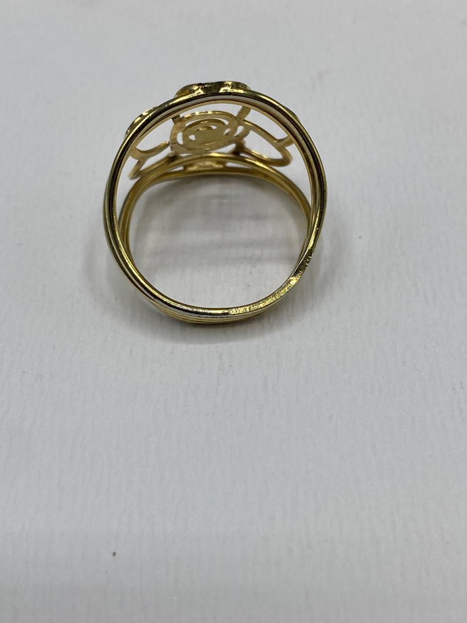 Bague large ajourée – Filigrane doré fils entrelacés – Spirale granulée centrale