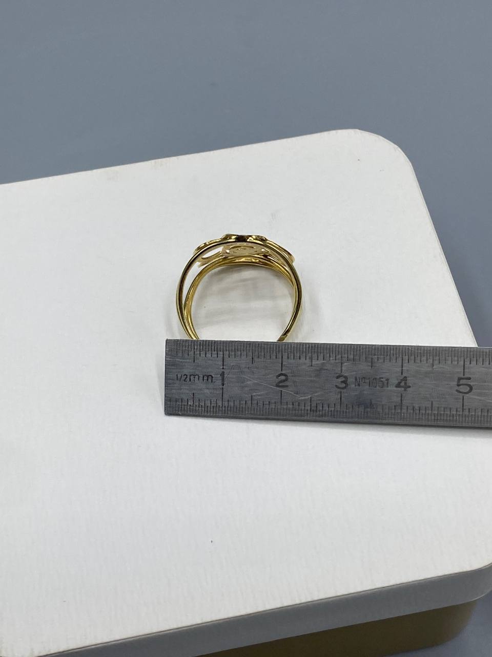 Bague large ajourée – Filigrane doré fils entrelacés – Spirale granulée centrale