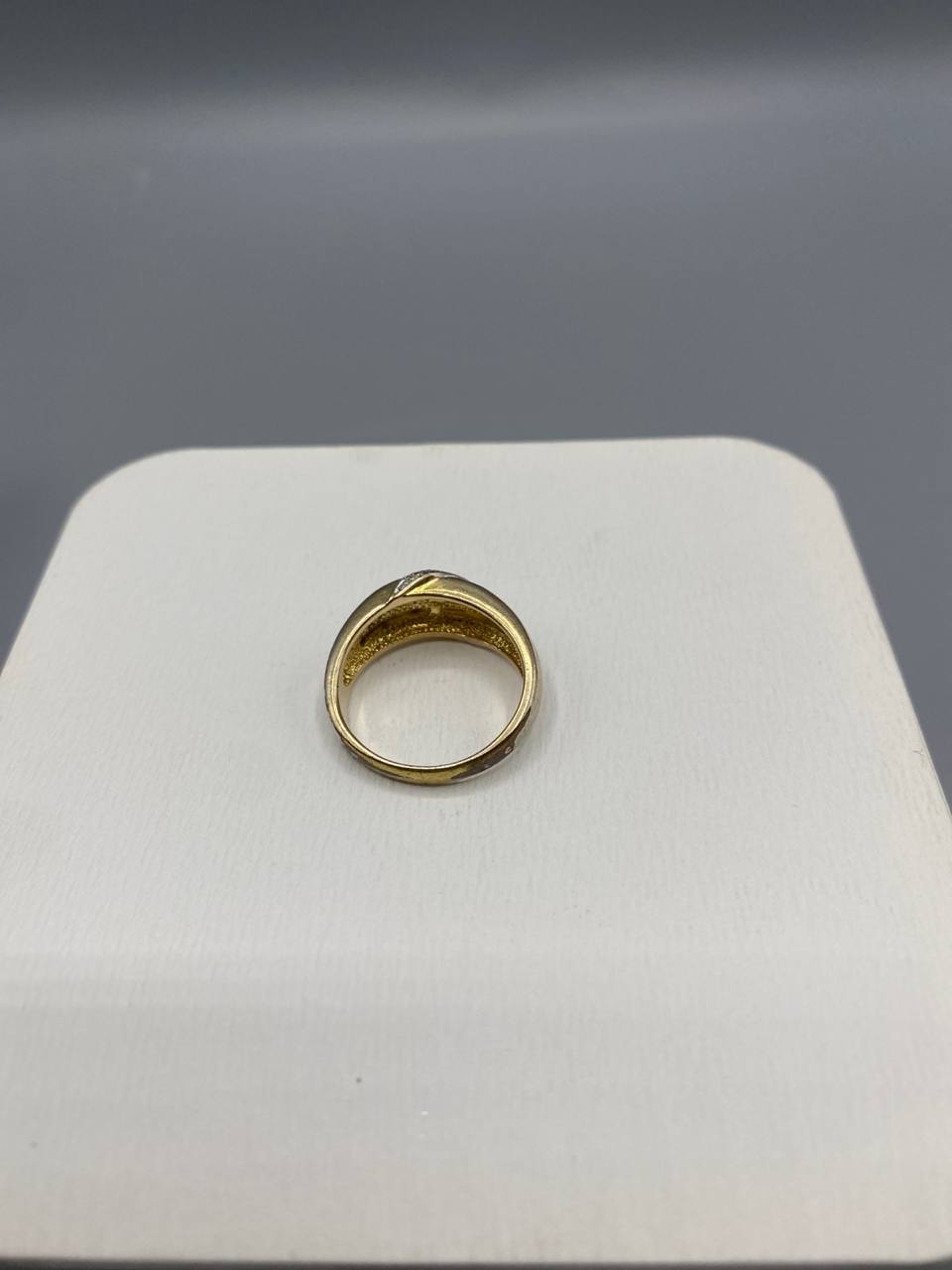 Bague jonc croisé plaqué or – 3 rangs ondulés – Strass pavé