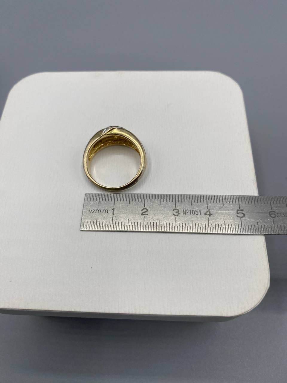 Bague jonc croisé plaqué or – 3 rangs ondulés – Strass pavé