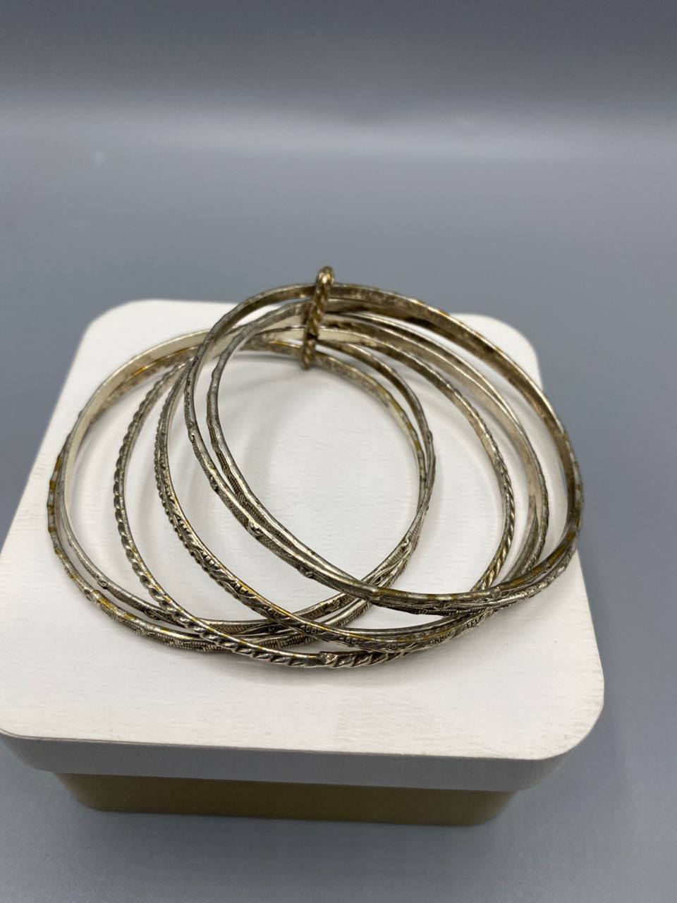 Bracelet 7 joncs en argent gravés, travail artisanal oriental