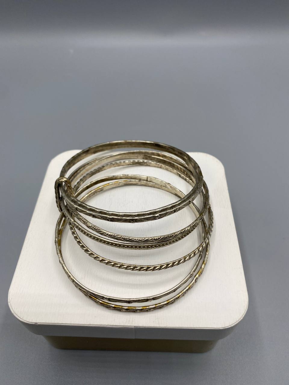 Bracelet 7 joncs en argent gravés, travail artisanal oriental