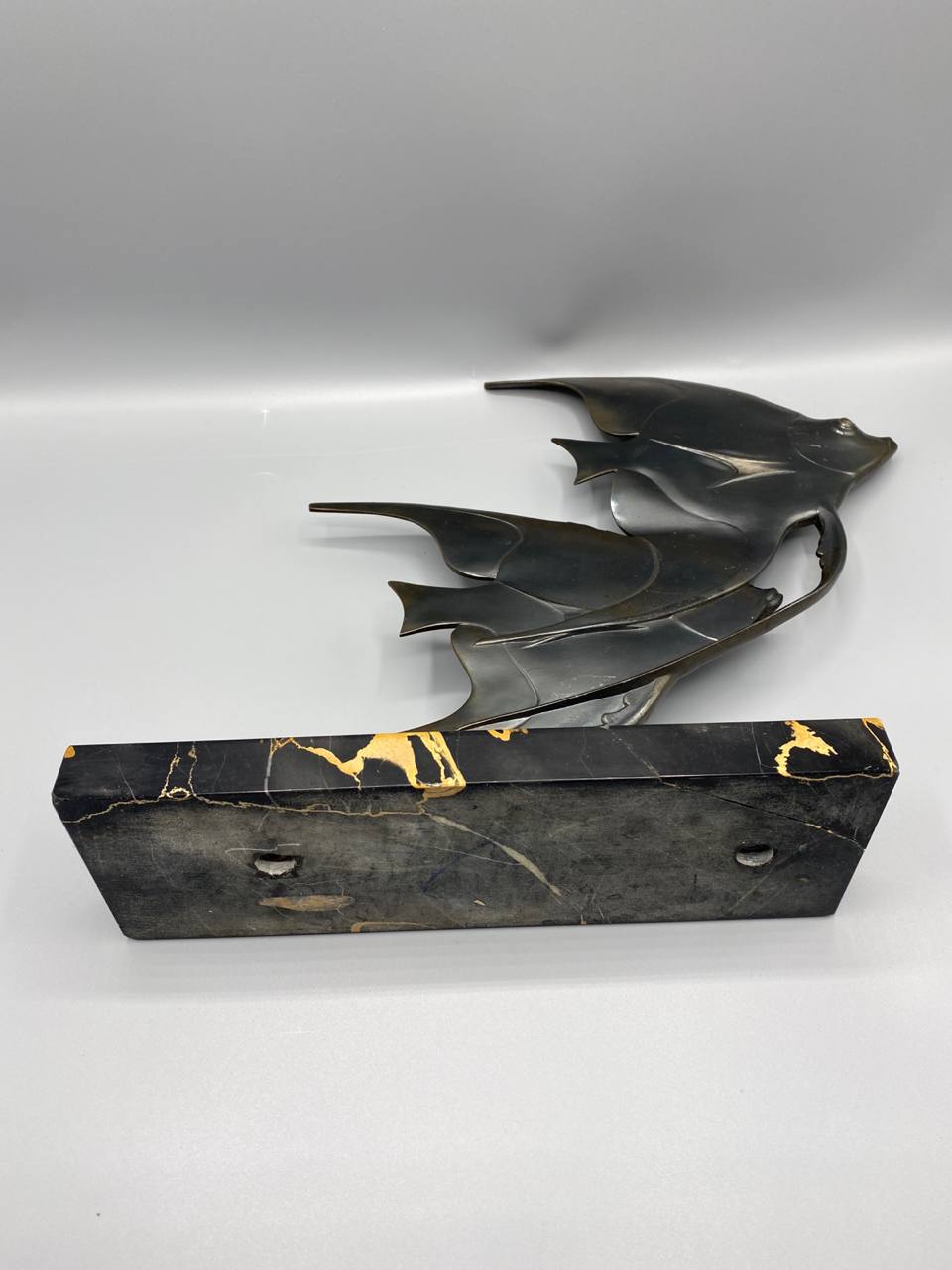 Sculpture Art Déco – Deux scalaires – Signée M. Font – Bronze et marbre Portoro