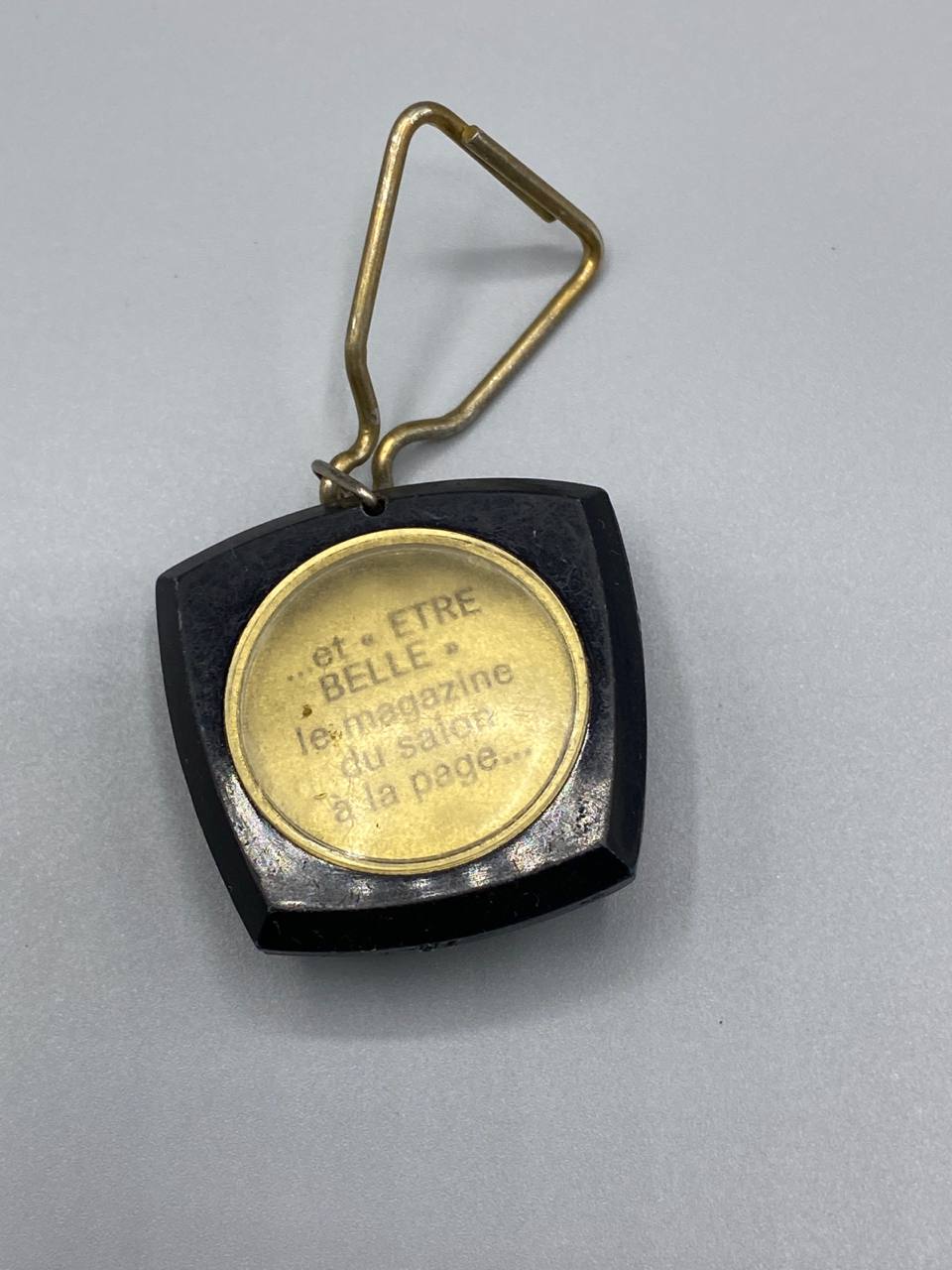 Porte-clés commémoratif Art et Coiffure – 60e anniversaire 1906-1966