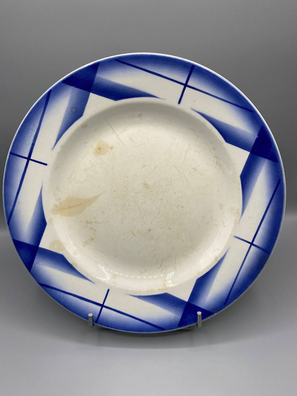 Assiette plate faïence Digoin Sarreguemines – Décor géométrique bleu cobalt – Artix