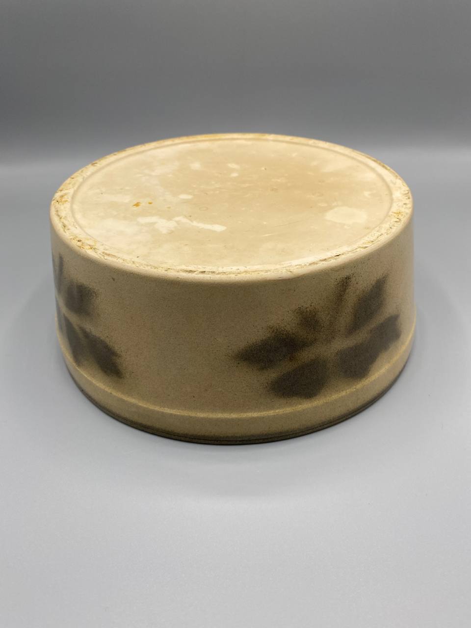 Jatte en grès – Décor végétal trèfle et feuilles – Poterie régionale française