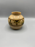 Vase boule poterie de Fès – Décor géométrique berbère peint main – Atelier Guissa Maroc