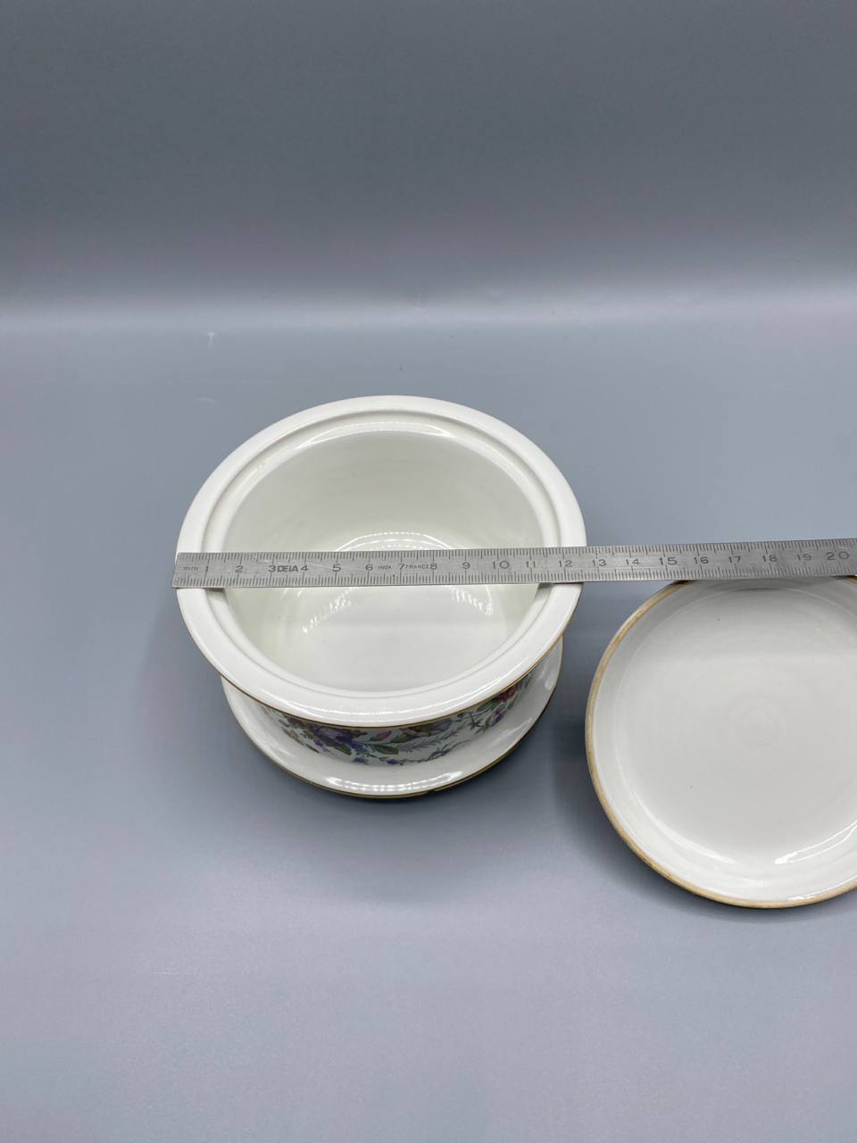 Bonbonnière porcelaine Fiorentine – Décor floral polychrome – Dorure or fin – Hand Made Italy