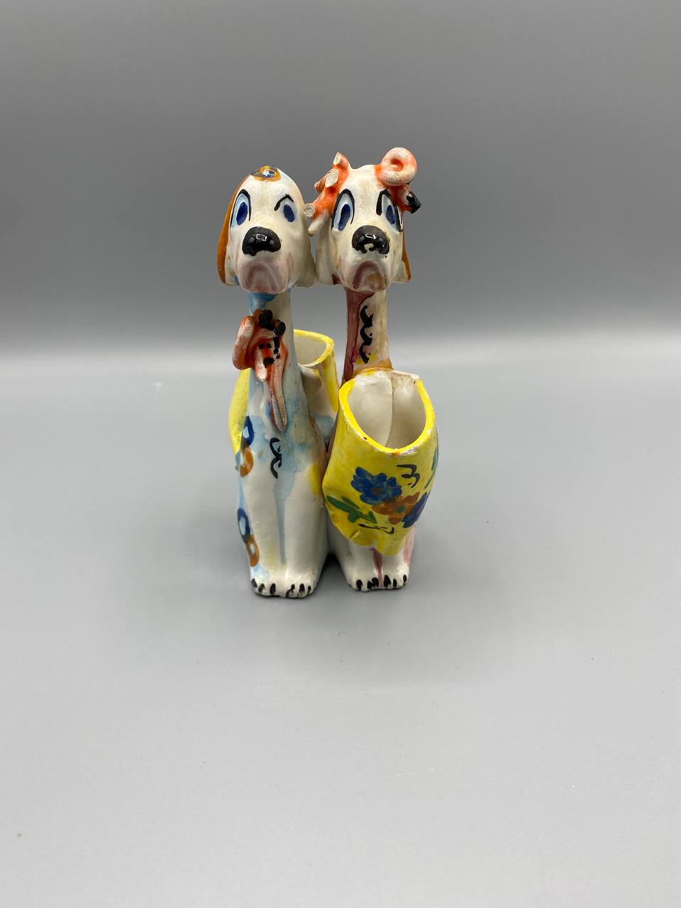 Double vase chiens céramique peinte main – Duo fantaisie godets jaunes – Italie 1950-1970