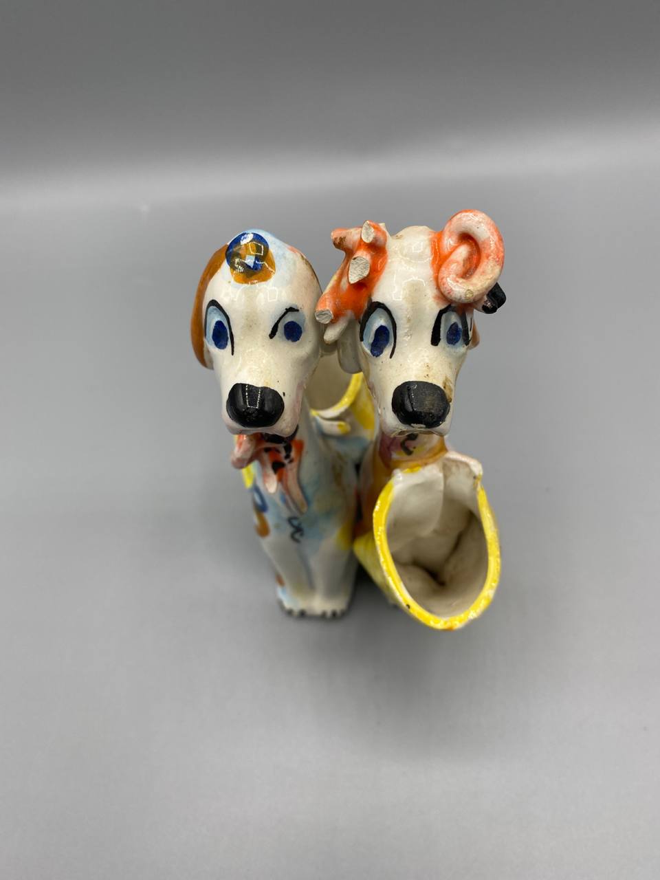 Double vase chiens céramique peinte main – Duo fantaisie godets jaunes – Italie 1950-1970