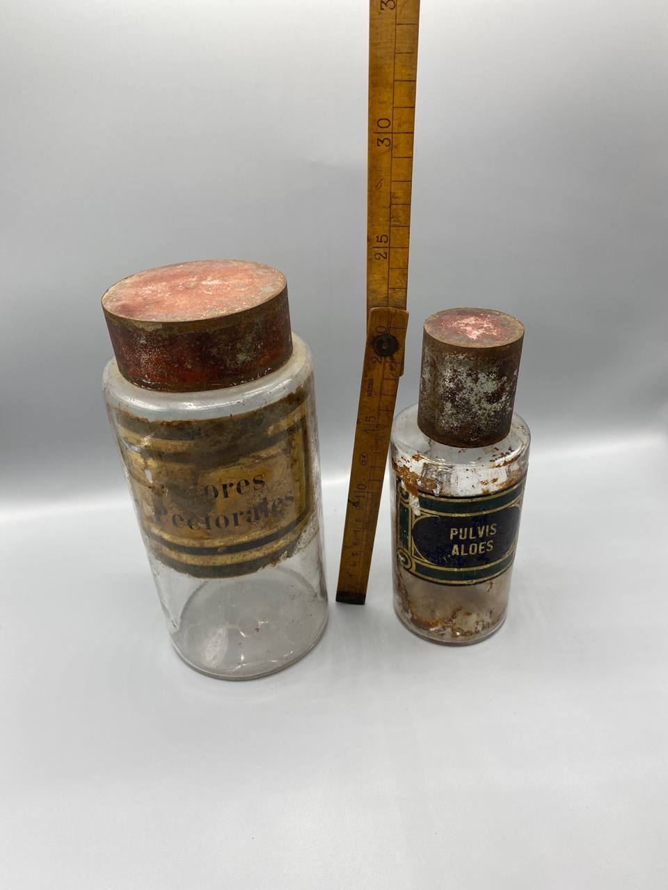 Paire flacons d'apothicaire verre soufflé – Flores Pectorales et Pulvis Aloes – Officine XIXe siècle